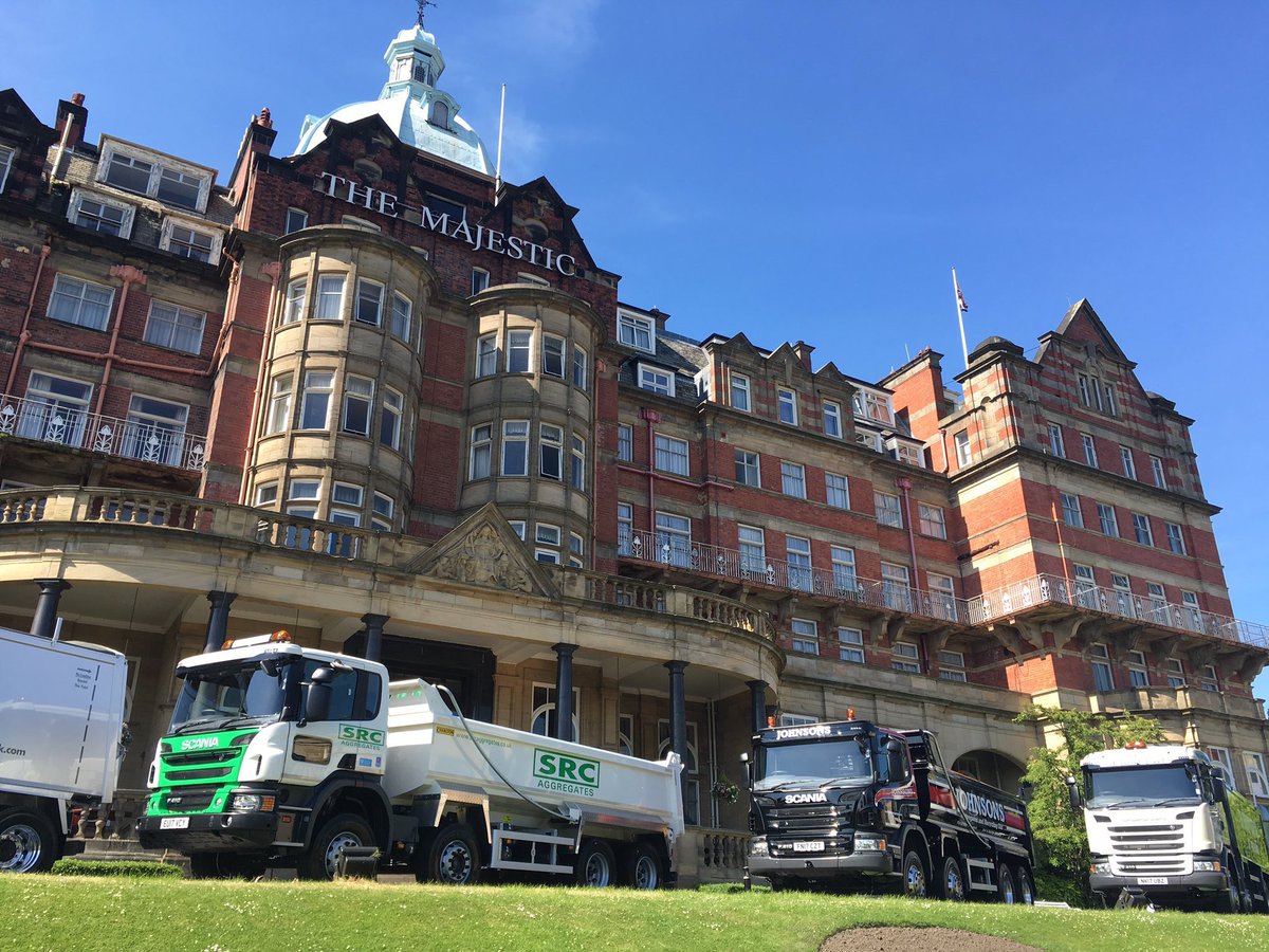 autovista_group's tweet photo. #Glassguide Team in #Harrogate for @tipextankex packed full of huge #Tippers & Tankers! #tipex17 #tankex17 https://t.co/ZUh5FWzrty