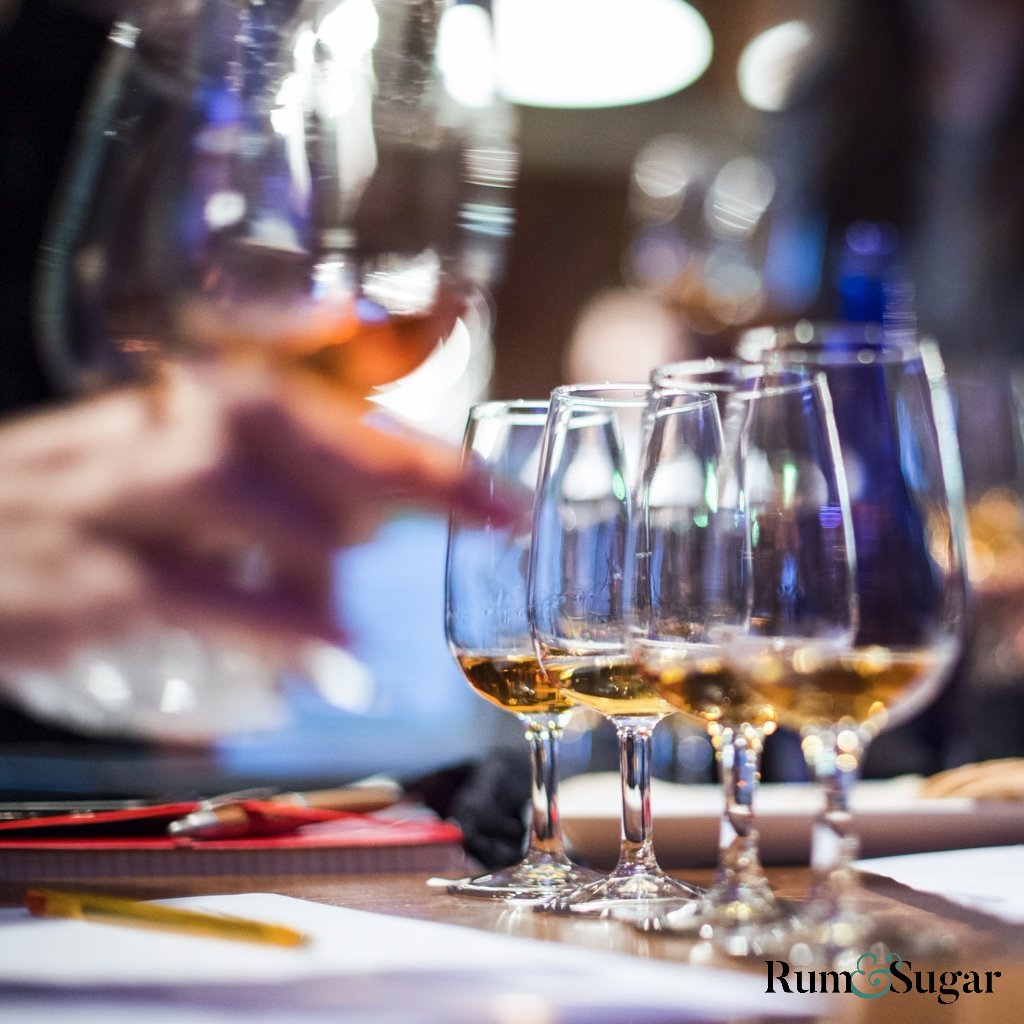 RUMandSUGAR's tweet photo. Anyone out there missing school years? Join our #RumSchool & become a rum expert learning the difference between white, dark & aged #rum! https://t.co/WkqnzfVgFE