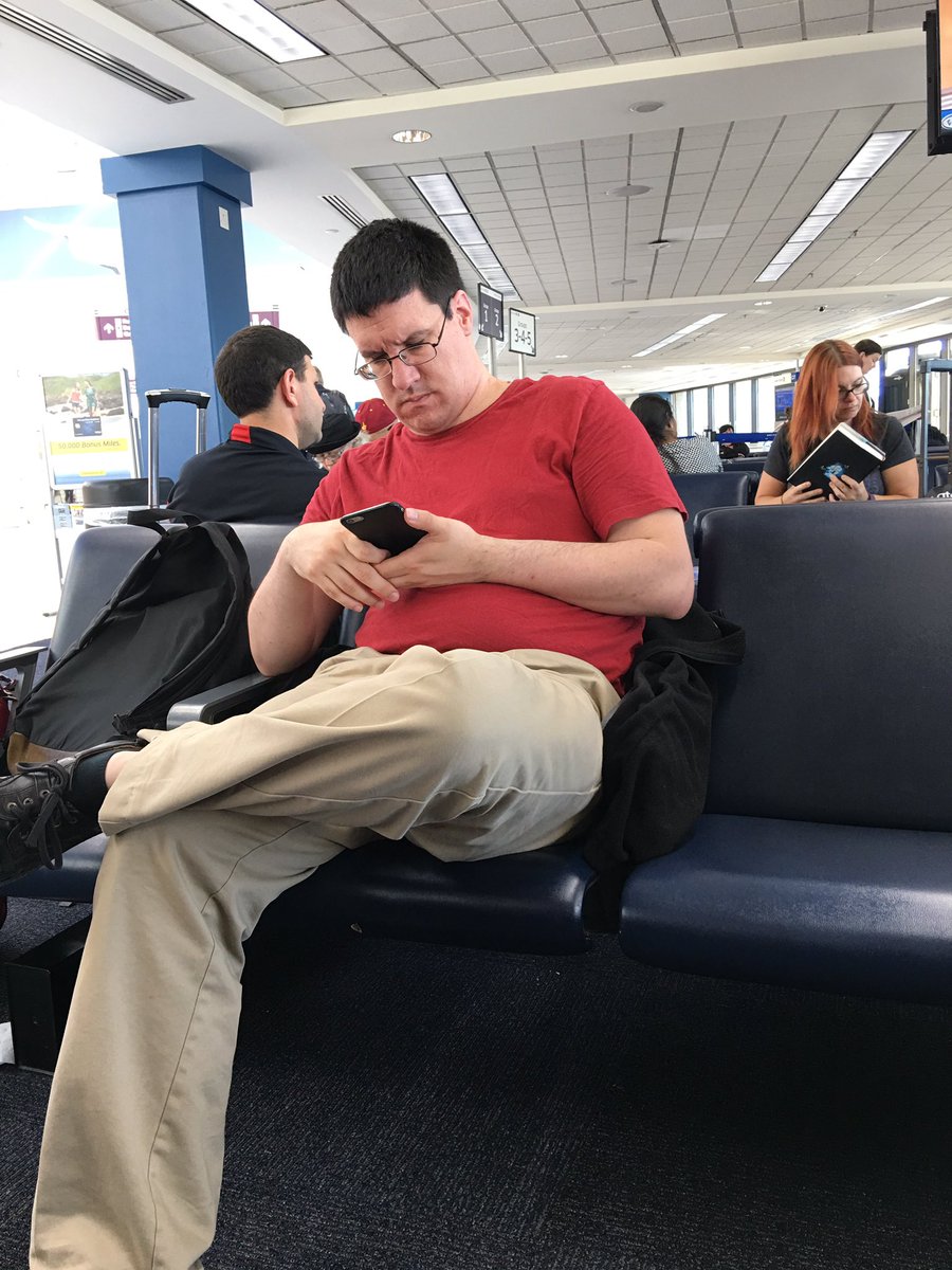 SWLCG's tweet image. This trip to #AGoTLCG Nationals is already on fleek with this Veez encounter.