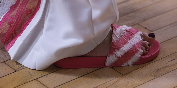 Trend alert. From dresses to denim update your summer style wearing the new pool slides of the #Resort18 Collection.