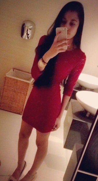 Nazia__M's tweet photo. @TeamPriyanka @priyankachopra #ClothesDontDefineUs #ISupportPC #legsfordays https://t.co/1BBXzlb0qf