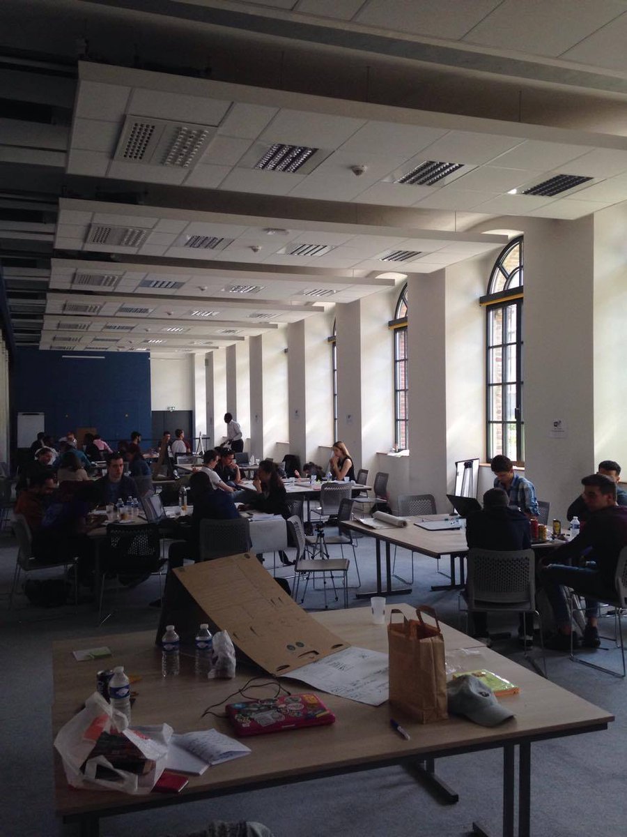 Ambiance studieuse pour le Disrupt Day Pépite Vallée de Seine ! Préparation pour le pitch !