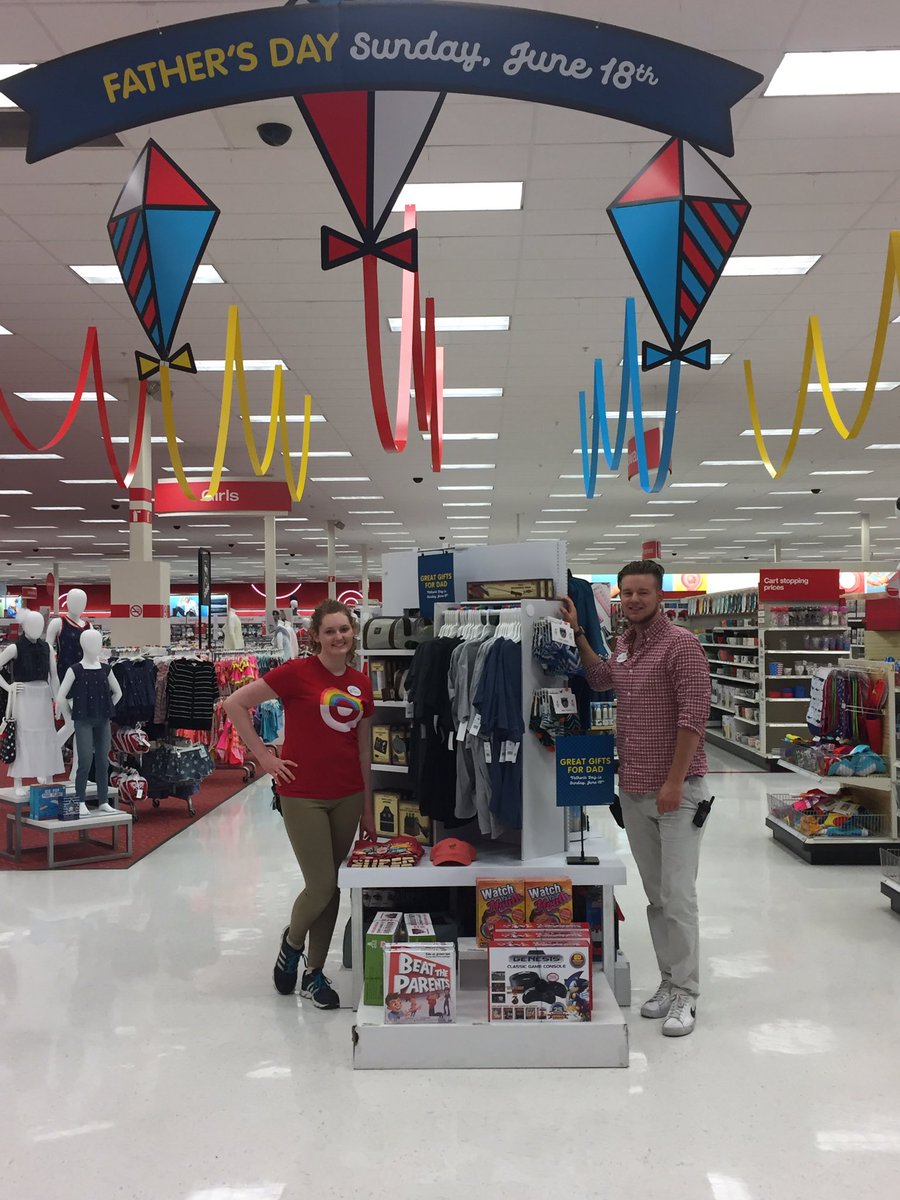 TargetZac's tweet photo. #T2106 is ready for #FathersDay! Nice work VM (in training) Katie! @ncraynon @adriennelebo @domcolosimo @Tina_Inspired @FitchburgSteve https://t.co/tdrfxTqWeF