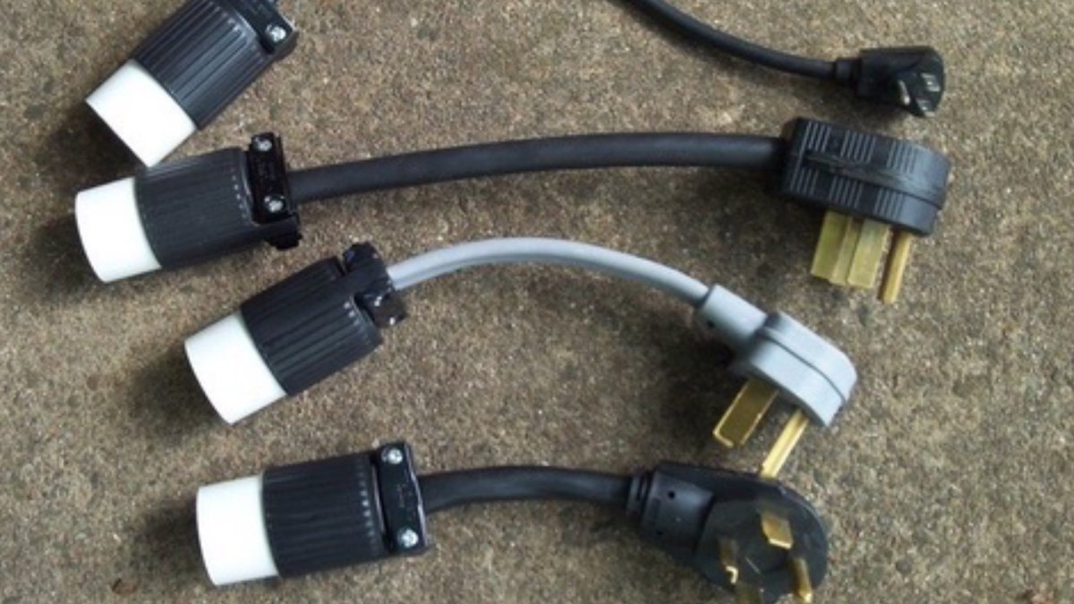 WRVoltec's tweet photo. Attention 2016 &amp; 2017 Chevy Volt owners, you may not need a new L2 charger, as your Volt comes with one! #VoltTips https://t.co/FJAiuzcXZp https://t.co/Bf7l6LdpAp