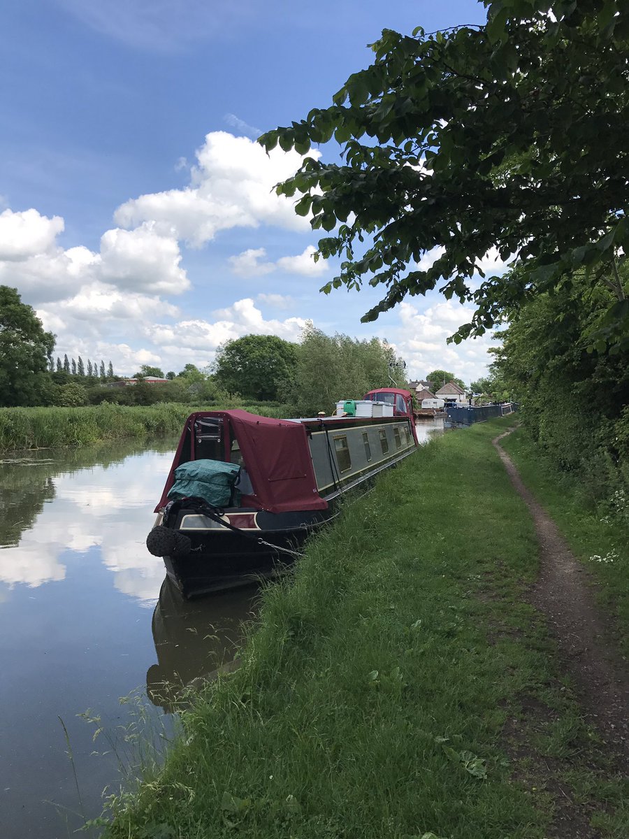 After a recent narrow boat fire attended by @Loughborough999 we are out today delivering boat fire safety advice. #BoatFireSafety