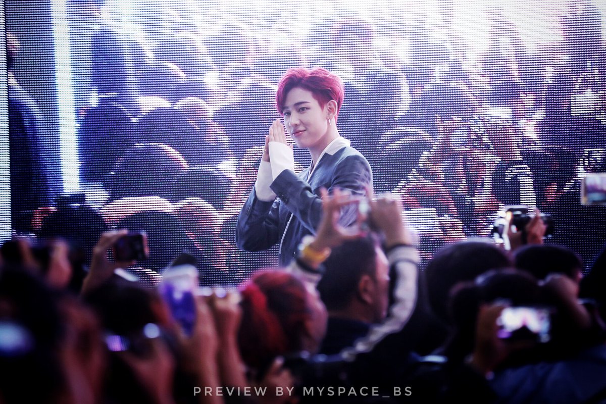 myspace_bs's tweet photo. 170601 ตื่นเต้นนนน รอดูทัวร์ไทยละน๊าา #GOT7Thailandtour2017 #BamBam @BamBam1A https://t.co/p873qX5teD