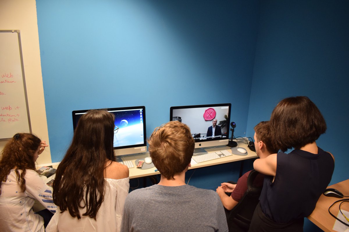 LPEco_IPJ's tweet photo. En salle de montage @IPJdauphine, certains contenus suscitent plus d'intérêt que d'autres 😏 @dorcel #montage #video #concernant https://t.co/0zNpzY8d2f