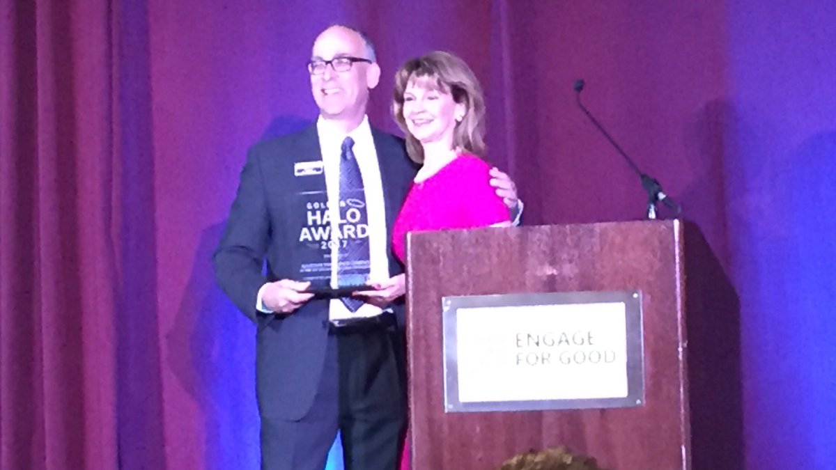 SloaneLucas's tweet photo. Upon hire, @VictoriaDinges mandate from @Allstate CEO: "Find me the next Ghandi." Congrats on your Gold Halo at @EngageForGood #EFG2017 https://t.co/AH9dXpmqpi