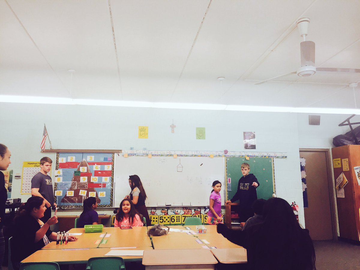 Dmoore_ICCP's tweet photo. Day three of Summer Adventures: math relays, parachute games, and story telling. #KnightUpMakeChange https://t.co/7H5D2sUFLX