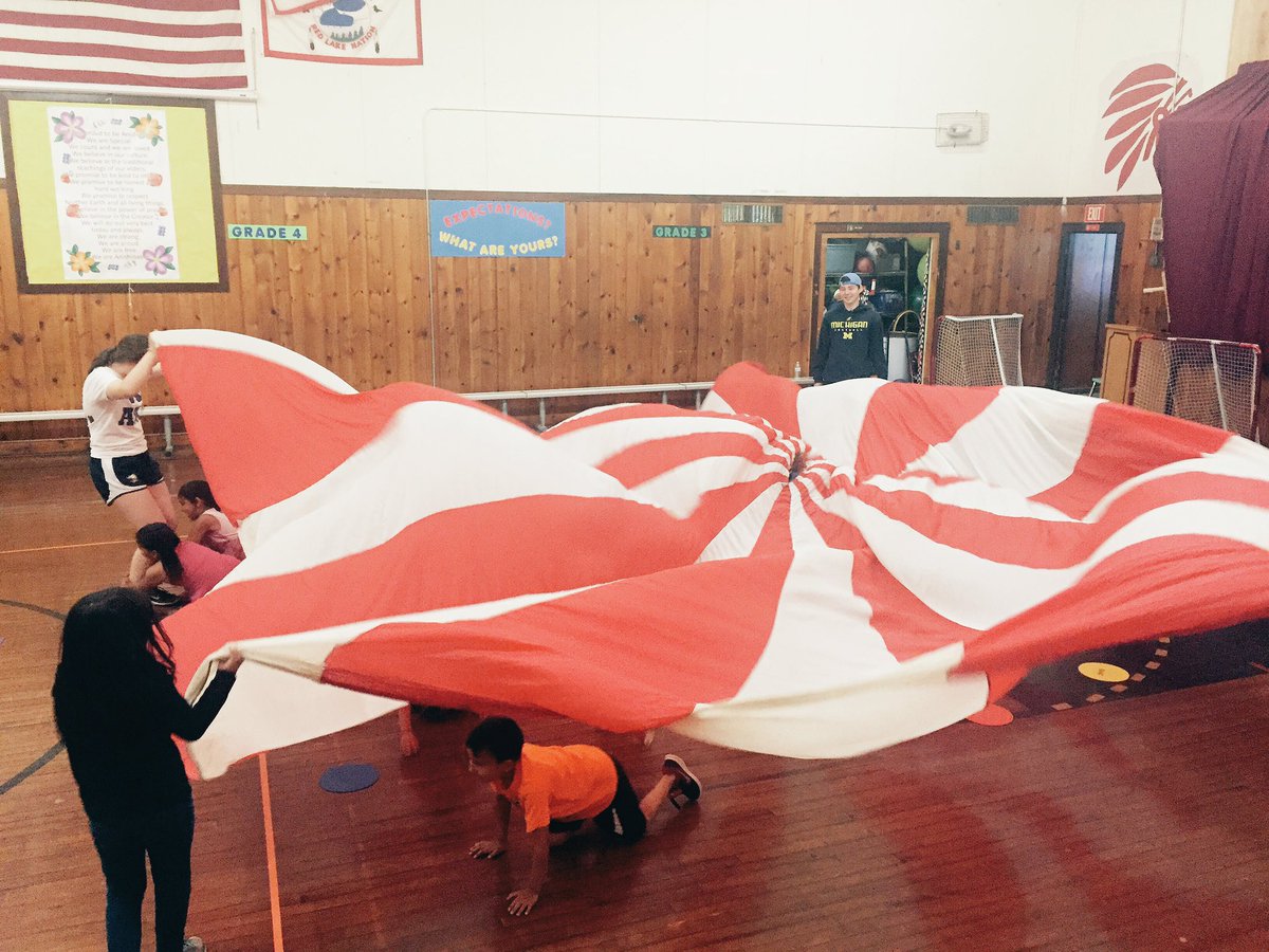 Dmoore_ICCP's tweet photo. Day three of Summer Adventures: math relays, parachute games, and story telling. #KnightUpMakeChange https://t.co/7H5D2sUFLX