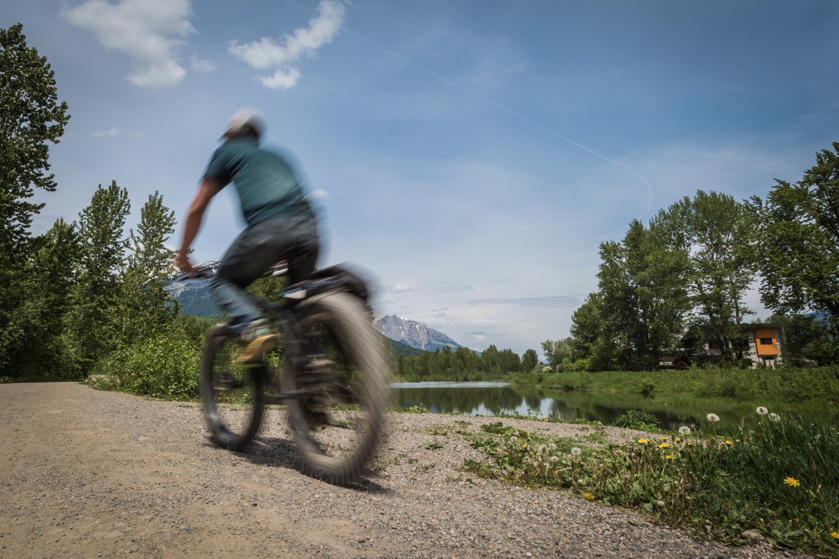 TourismFernie's tweet photo. It's Bike to Work Week! Share a shot of you biking to work with #btwwbc #Ferniestoke. Top pick wins a sweet prize from GearHub & @SkiFernie https://t.co/jDDsKV4XZ0