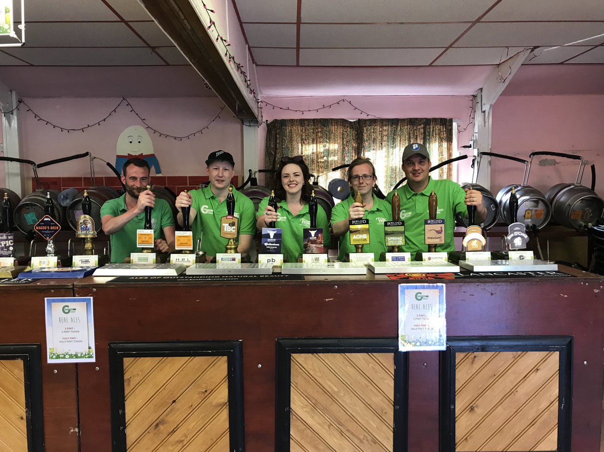 ResponseTap's tweet photo. #ThrowbackThursday to Team ResponseTap volunteering at @GregsonGreen last Friday for G-Festival! #volunteersweek https://t.co/fcBcsgl86E