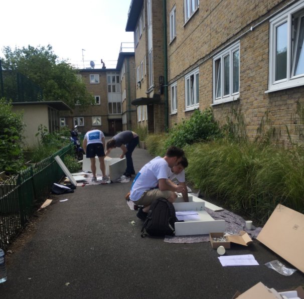 FidelityCareers's tweet image. For the #FidelityDIYSOS challenge, #TeamFixedIncome is redecorating the @SHSorguk room in a children's school #volunteersweek