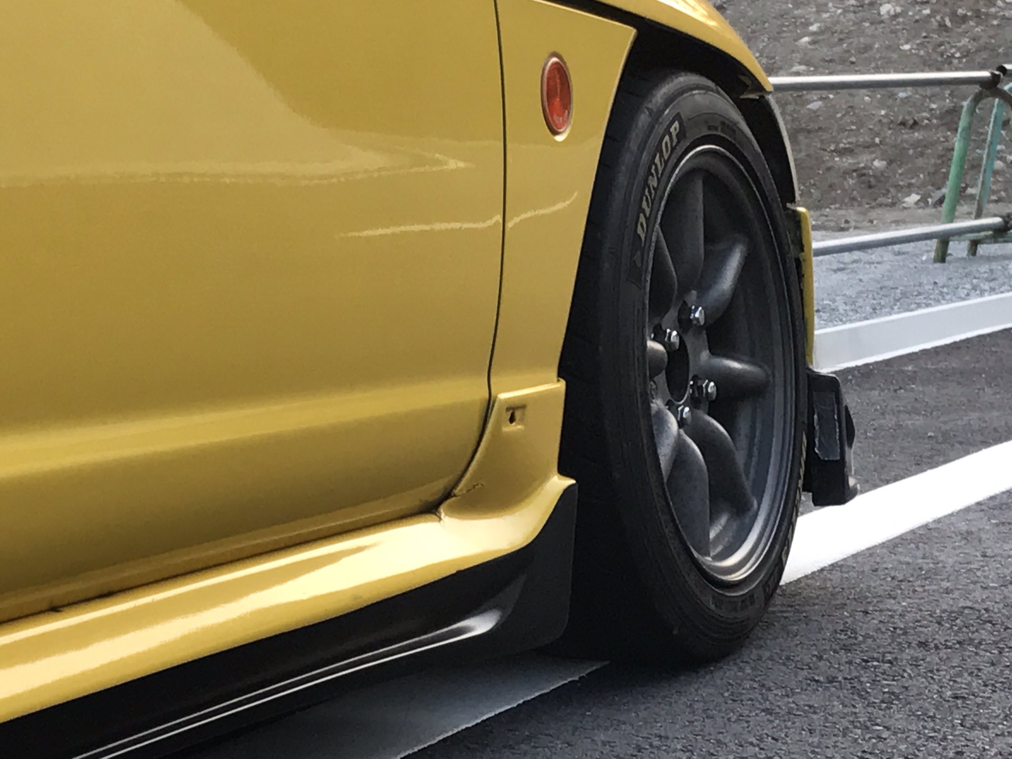 14インチ6J アドバンレーシングZ3バリ溝