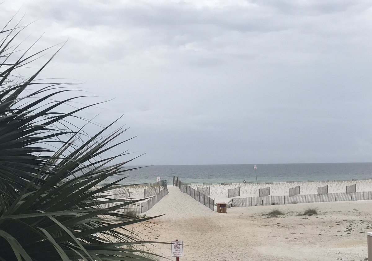 edub_razorbks's tweet photo. A little cloudy but still beats working! #muchneededR&R https://t.co/tRQXtyKqGv
