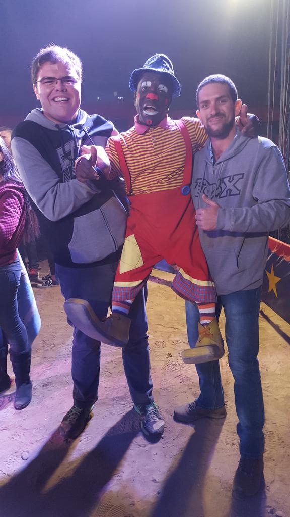 SimonFromSA's tweet photo. Last weekend me and my pal was at the circus and we took this cool photo it might make a cool drawing #ButchDrawMe https://t.co/AJBdkRmFnM