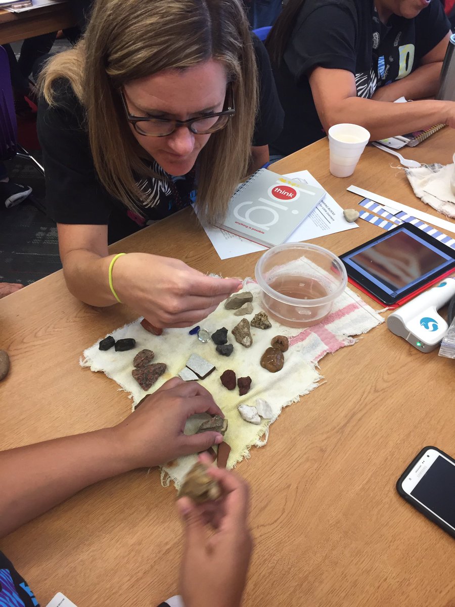 SMCISD_BONHAM's tweet photo. Dr. Bob Williams & Dr. Mary Hobbs working w/ @bonhamsmcisd teachers on 'Big Ideas in PreK Science' #STEAM #PrekGuidelines #LearnPlayGrow https://t.co/4OjtXwXFp7