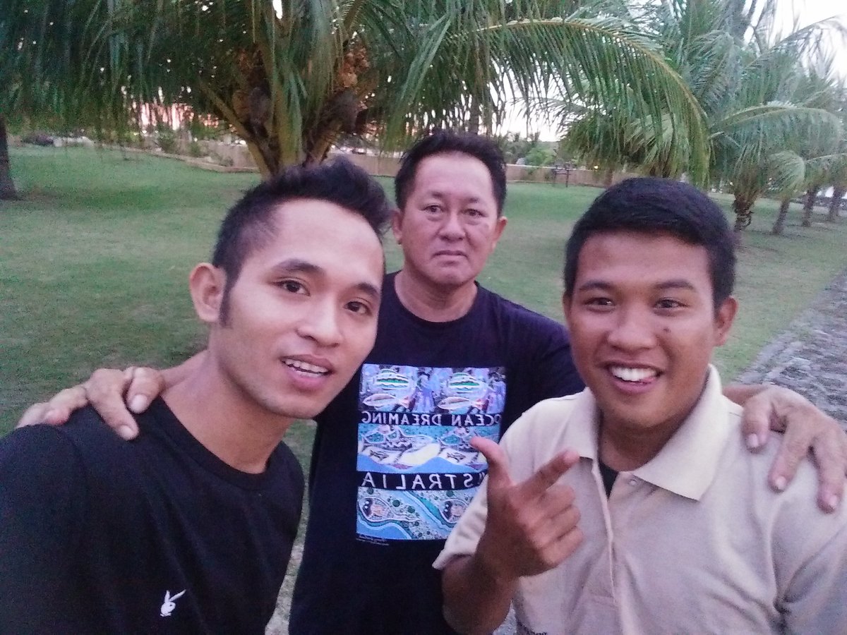 adit_satel's tweet photo. Sore hari,,,, bersama uncle,,, #gakadalugakrame #hot #iseng https://t.co/e4FnQXO6oz