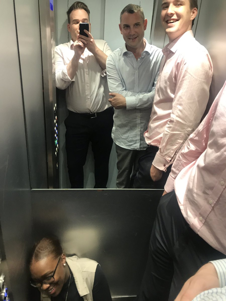 SamInfra1's tweet photo. Stuck in a lift...help. https://t.co/HglwF4B7Fc