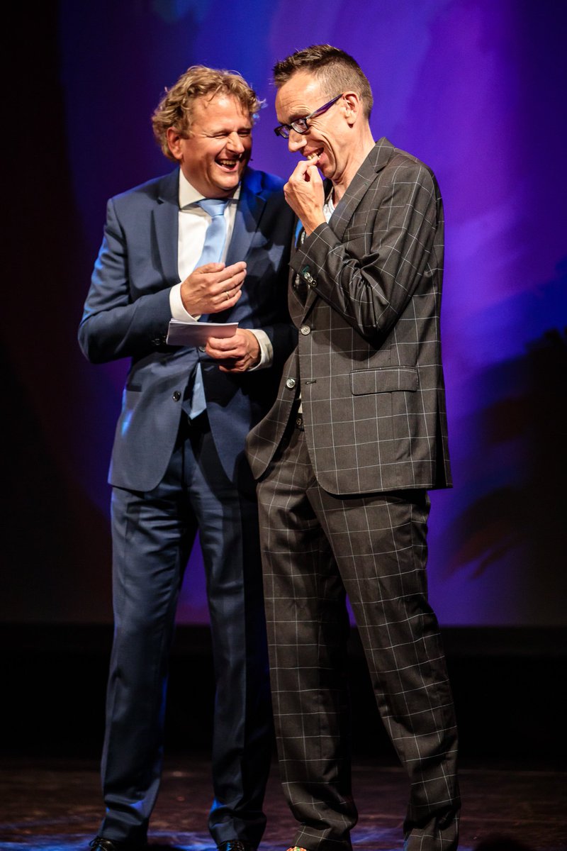 ArjanDuijn's tweet photo. 31 mei een prachtig en druk congres van @wadinko. Afscheid van fijne collega @bernardvandijk3. En beetje ijdel.. wel lol met Dolf onstage! https://t.co/Wq60M8ic19