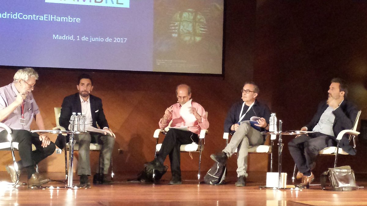 LuismiUriarte's tweet photo. #MadridContraElHambre Empieza la sesion de tarde de la II Conferencia con la mesa de criterios y propuestas de la Carta contra el hambre https://t.co/17xK12Q7nE