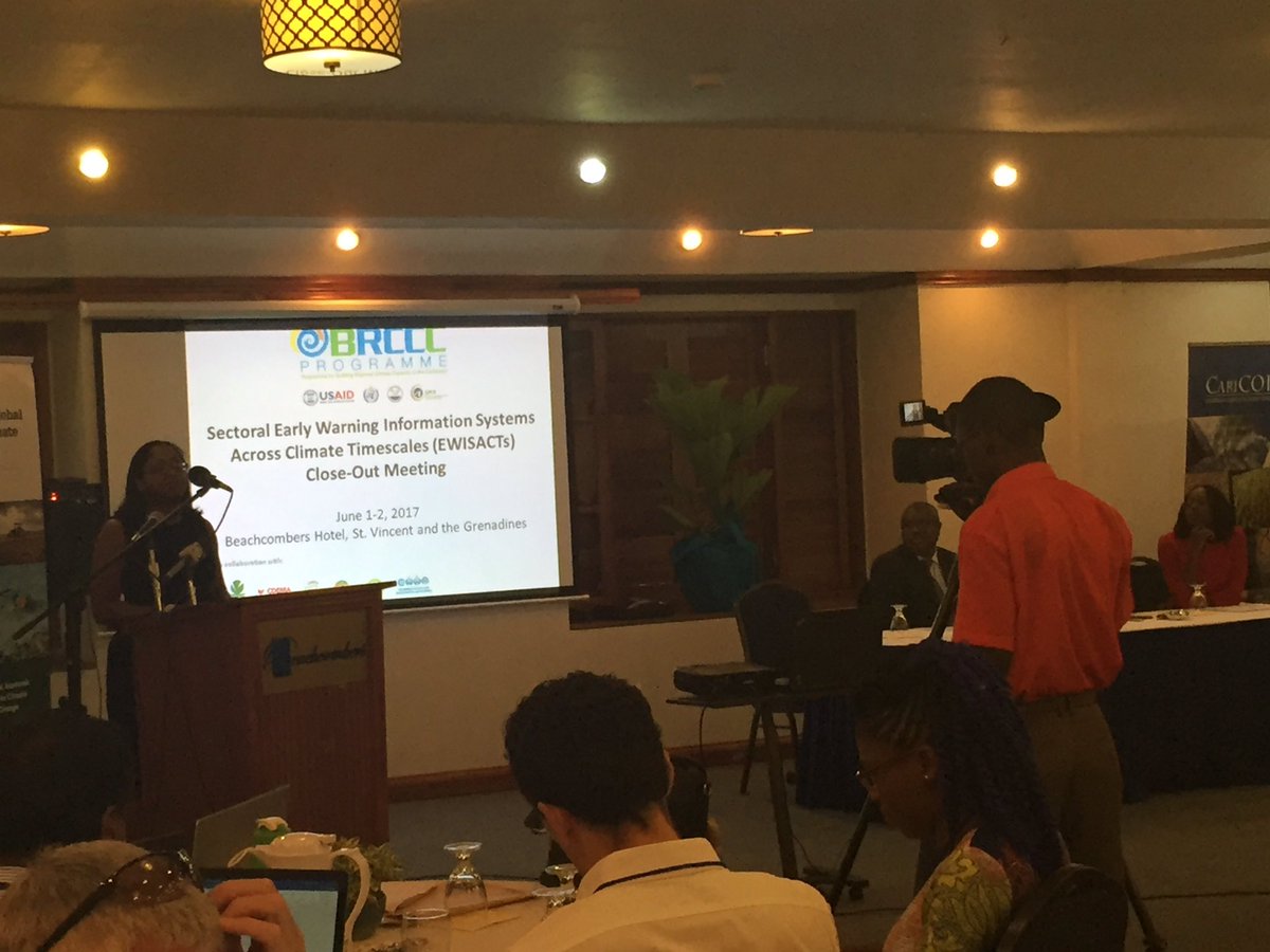CIMHbb's tweet photo. Shermaine Clauzel of @CARPHA1 leads vote of thanks at Sectoral Early Warning Information Systems Across Climate Timescales meeting #CariCOF https://t.co/UztLCYko9d