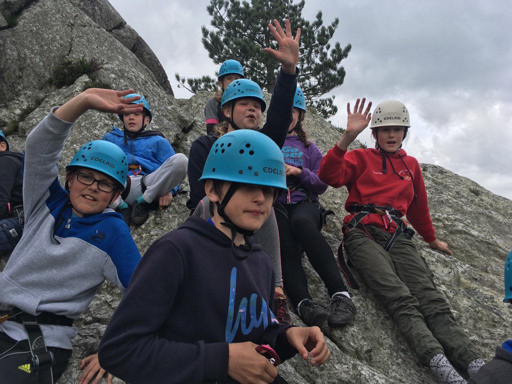 PeeblesHigh's tweet photo. Team Jones on Lion Rock. #s1res https://t.co/iW5974u4E8