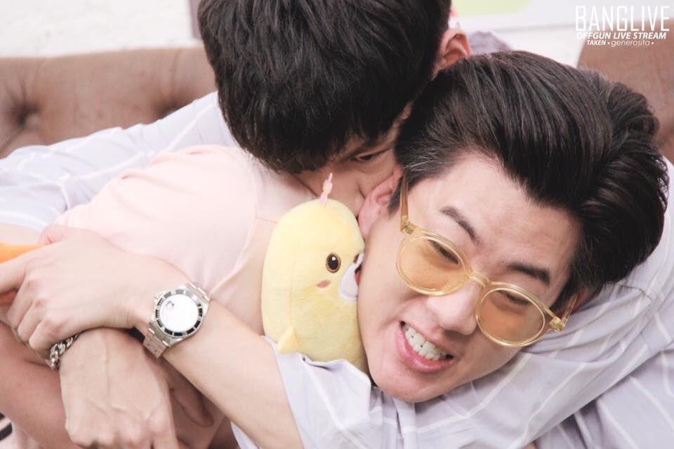 gunoff1's tweet photo. พิกันมีความสาว5555 โอ้ยยย #กันออฟ #ออฟกัน https://t.co/qJxhF5ThKJ