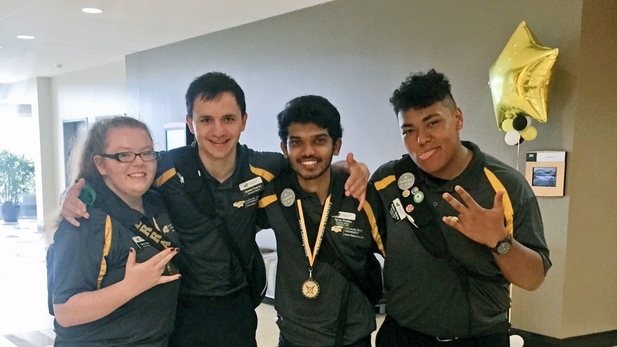 TMSierraB's tweet photo. The entire engineering squad is finally present for the LARGEST FRESHMEN ORIENTATION OF THE SUMMER 💛☘️🌾 #newShocks17 #engineering https://t.co/Q61i3wezDn