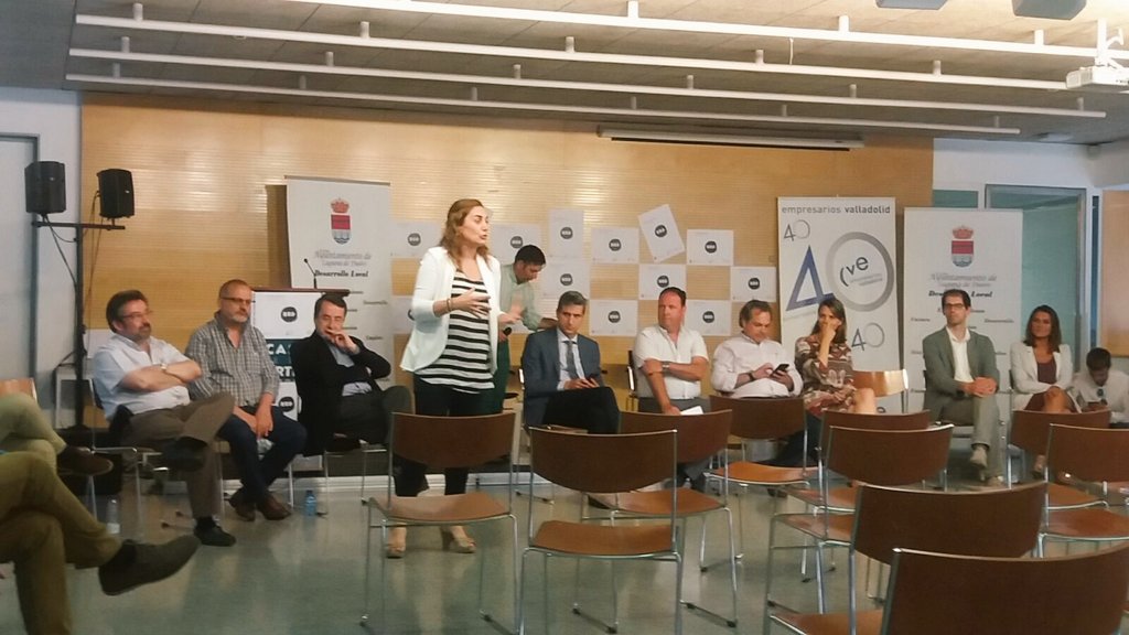 ProcomarVLL's tweet photo. Gran Jornada ayer sobre #RedNetworking en Laguna de Duero con la @CVE_ @AytoLagunaDuero @angela_demiguel https://t.co/we9qYwJ43f