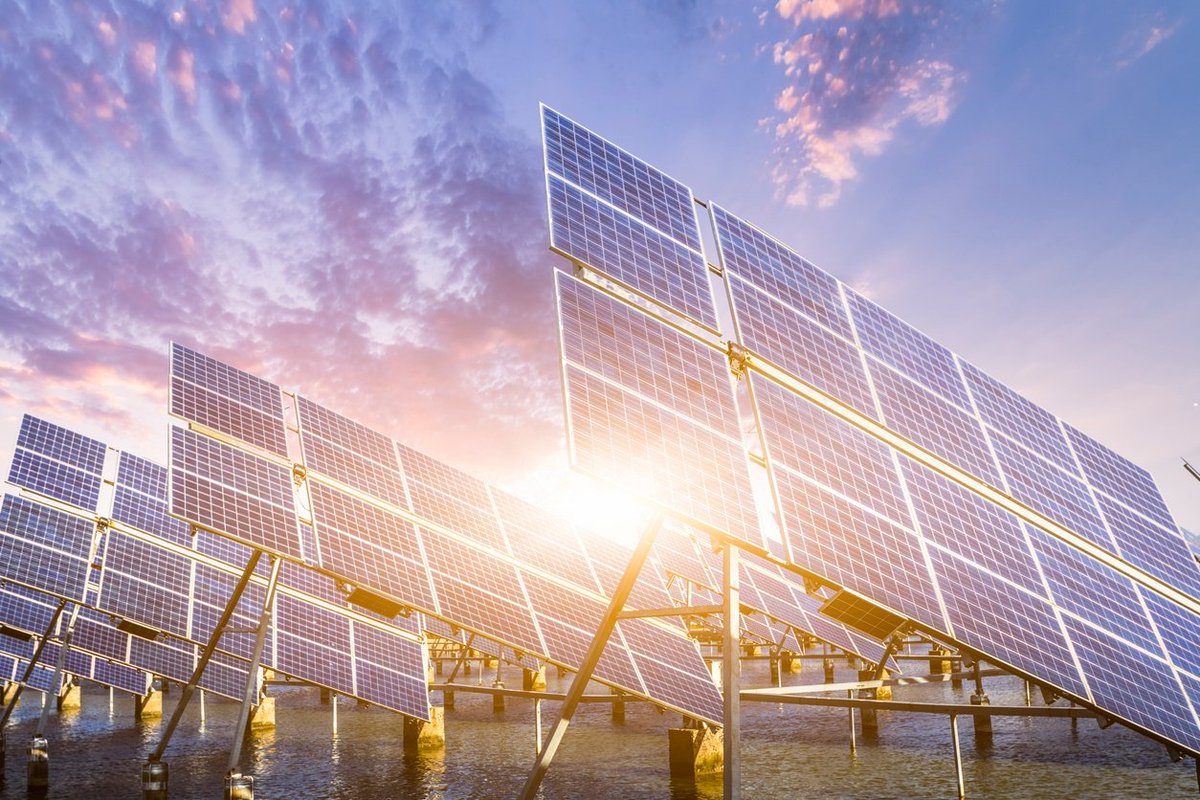 fifthplay's tweet photo. Is your rooftop not suited for #solarpanels? There’s no need to abandon your plans just yet. https://t.co/WZZRPF1cAc #energymanagement https://t.co/5XheXQ3wG4