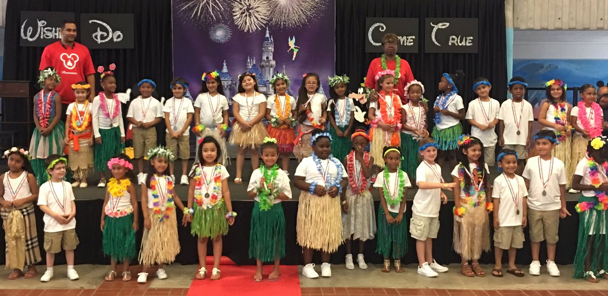 CampbellDriveK8's tweet photo. It's a magical day at #cdk8invincible watching our Kindergarten classes at their End of the Year Presentation @jenjen2320 https://t.co/gfEFeMotgq