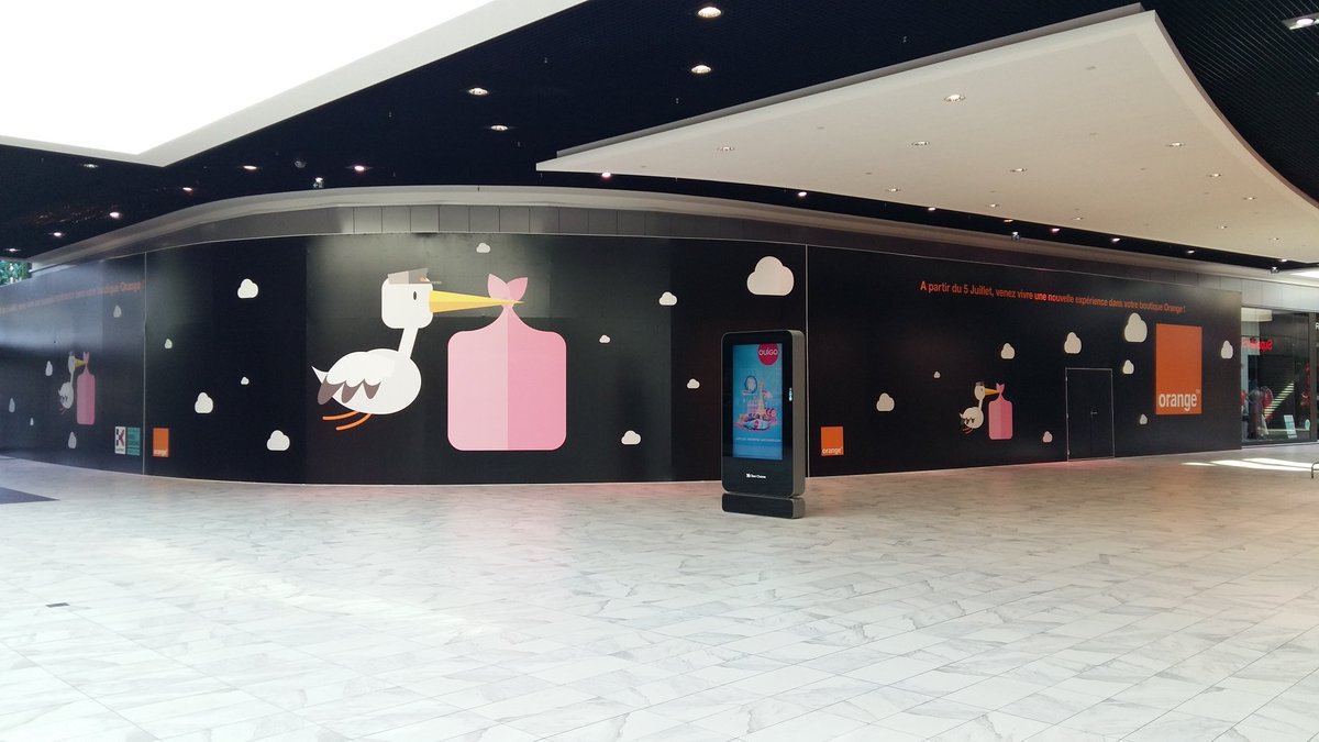 florentfaure33's tweet photo. Encore un peu de patience avant l'arrivée de notre nouveau (gros) bébé, le 5 juillet  :) #megastore #Orange @rivesdarcins @cbpbaste https://t.co/3RLL9Hfzg1