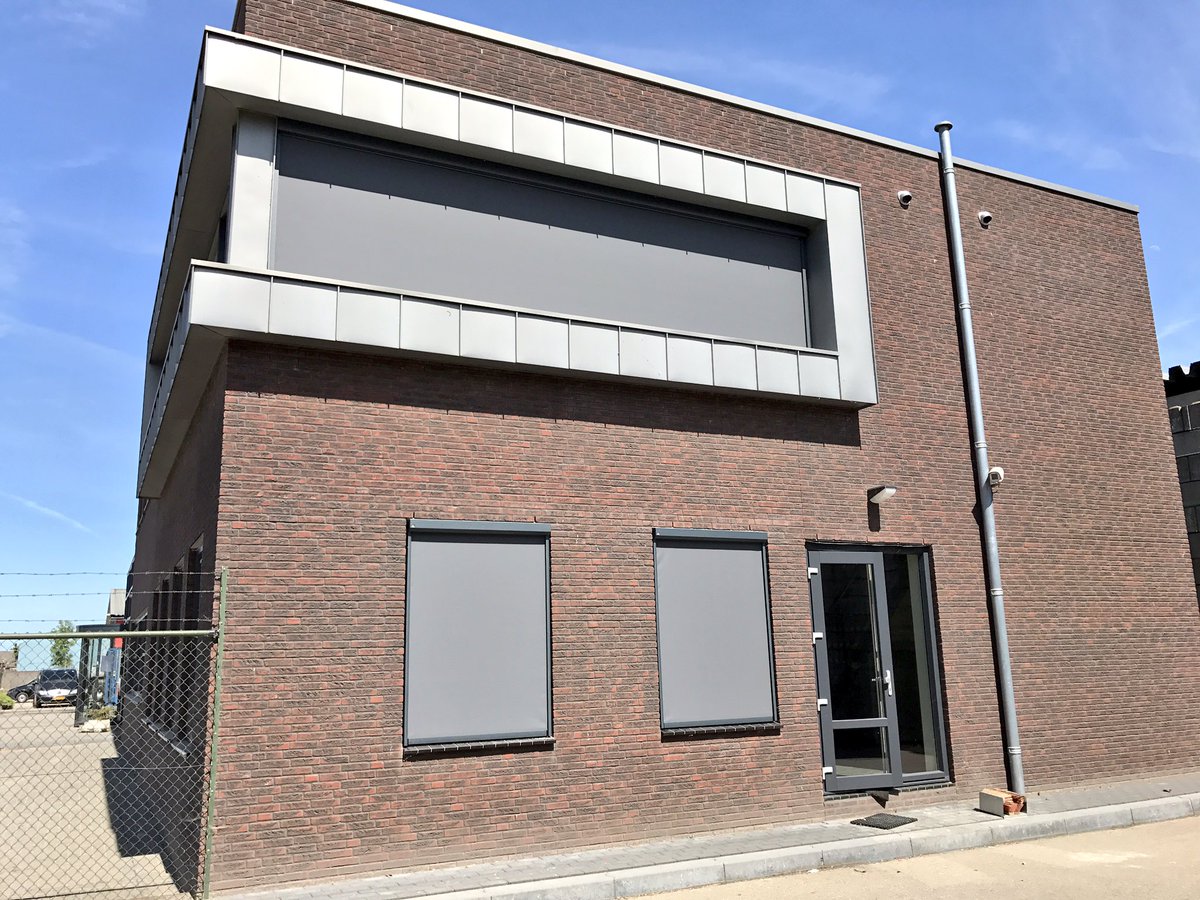 Vandaag weer prachtige #zipscreens gemonteerd incl. <a href="/SomfySystems/">Somfy Systems</a> rts motoren. <a href="/recyclingkampen/">Recycling Kampen</a> bedankt voor het vertrouwen.