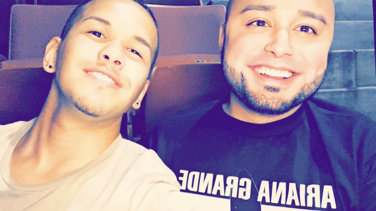 lifeofgabe_'s tweet photo. @iizzzysays Happy Birthday BFF love you #cuacha https://t.co/2eHcifAWdV