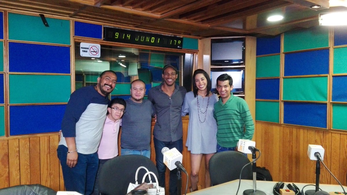 Fueradecirculac's tweet photo. Gracias por la entrevista @azaelmaximafm @Radio13MX con @OteloSer @HardingJunior @FernandaEnemi https://t.co/Yt6UtYu7b1