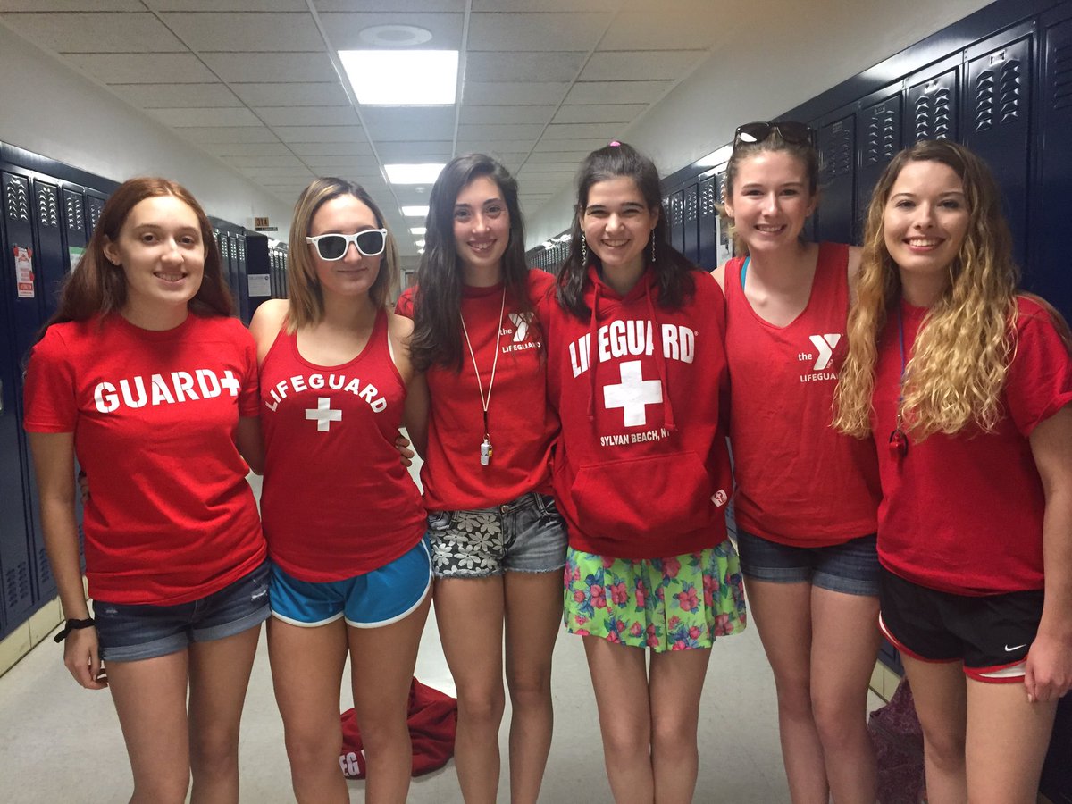 Brennamckane's tweet photo. Unreal Madrid or Baywatch? @wths2017 @ThomasTitans #wthsseniorweek https://t.co/wGXNV5FfXl
