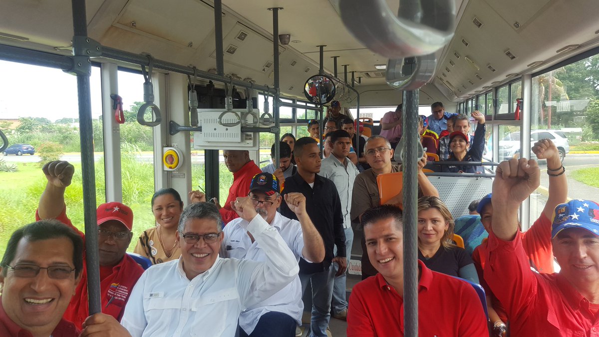 #HogaresDeLaPatriaConstituyente Gobierno revolucionario se despliega en el Estado Barinas! #TodoElPoderParaElPueblo <a href="/NicolasMaduro/">Nicolás Maduro</a>