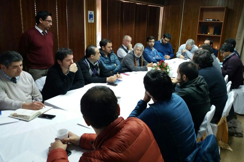 SSDelReloncavi's tweet photo. Directores de Hospitales coordinan trabajo en red de salud. Reunión ahora en Calbuco. @hospitalcalbuco @hospitalmaullin @HospitalFresia https://t.co/MaySwa54Ya