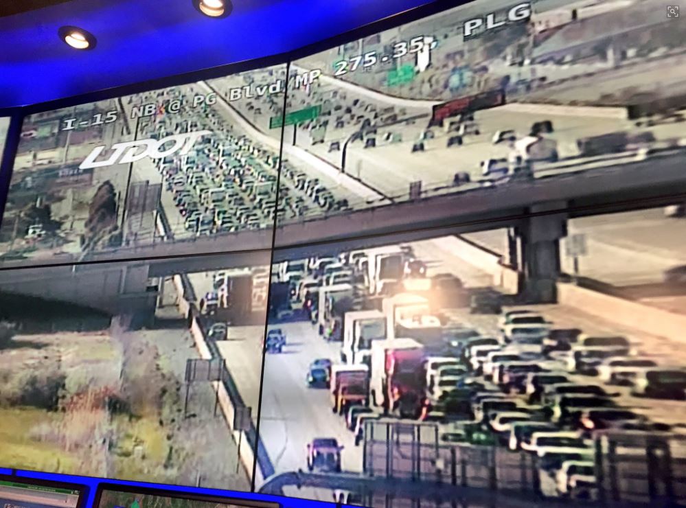 KUTV2News's tweet photo. Crash closes northbound I-15 lanes in American Fork. Avoid the area. | #uttraffic #KUTV2News  https://t.co/uAT4k3E2e0 https://t.co/pXEjQA27nN