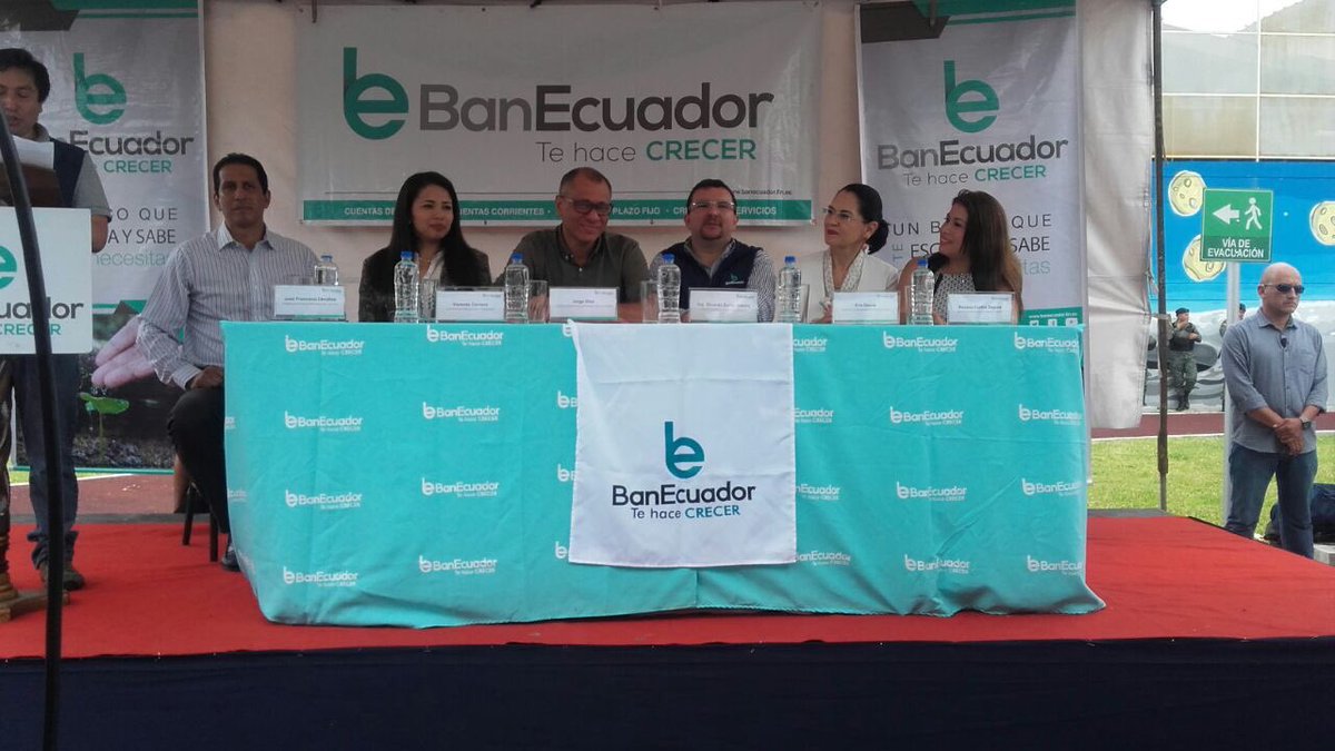 Hoy entregamos créditos a emprendedores junto con <a href="/JorgeGlas/">Jorge Glas</a> y <a href="/RicardoZuritaC/">Ricardo Zurita Castro</a> #JuntoAlProductor