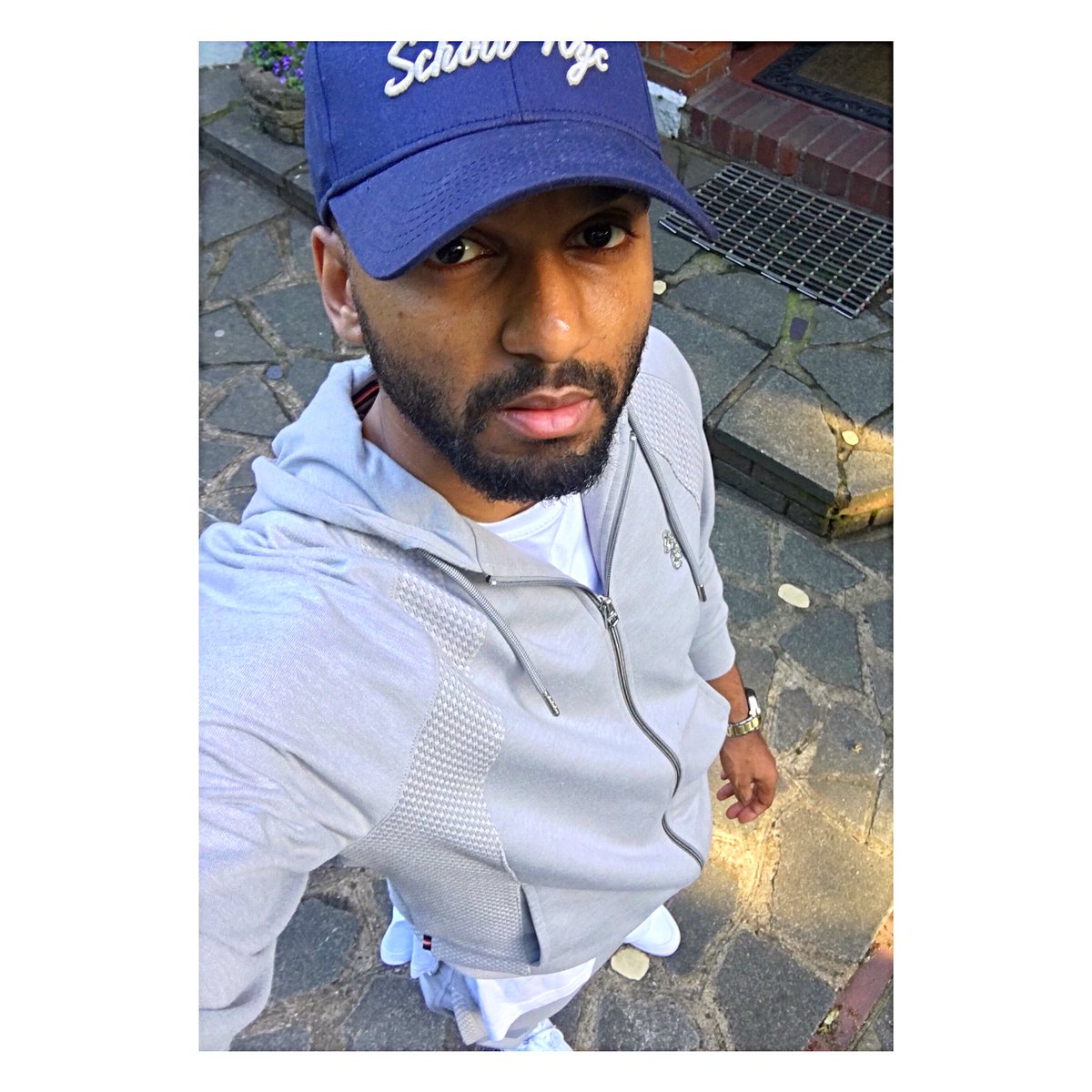 IamGLogan's tweet photo. "I feel like I'm sewn on you, I feel like you grew on me, have I grown on you... Done frontin' like I don't want you" Bryson #Bar https://t.co/OFzAFMF7L0