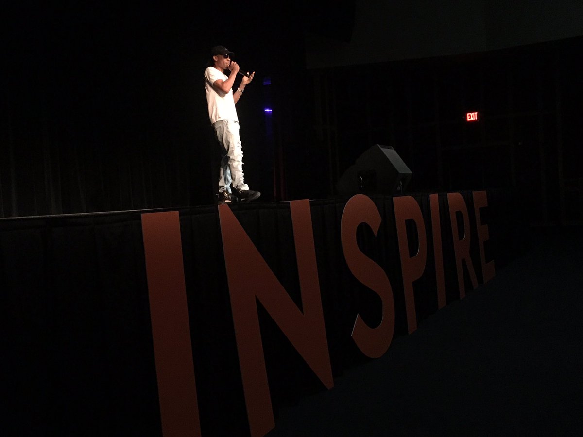 .<a href="/d_wat_/">DWATTY2HOTTY🔥</a> rocking the John Legend Theater at #INSPIRE2017