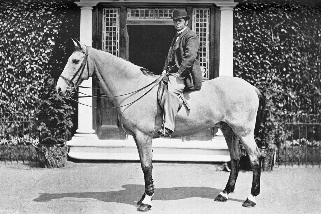 #OTD 1904 St Amant won <a href="/EpsomRacecourse/">Epsom Downs Racecourse</a> Derby trained by Alfred Heyhoe - picture shows him outside the Trainer's House, now <a href="/palacehouseshop/">Palace House Gift Shop</a>