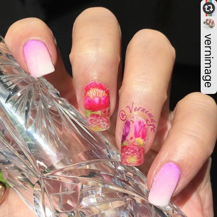 Check out these beautiful nails by <a href="/vernimage/">vernimage</a> from Instagram! She used our Valareign 02 plate to come up with th...