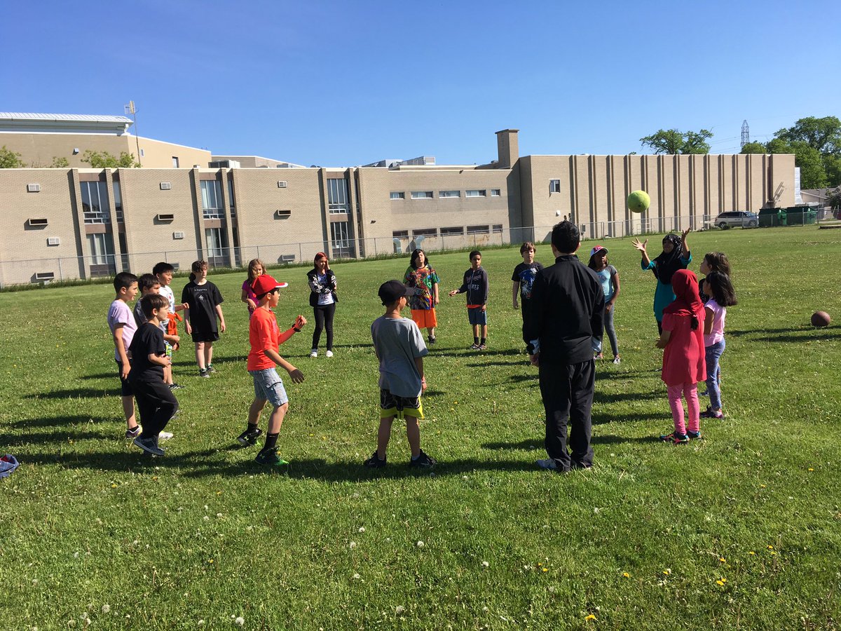 MrsAFarkas's tweet photo. A beautiful morning for an outdoor morning meeting @marionLRSD https://t.co/PhUIfbnnbC