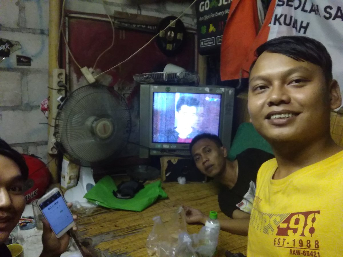 st_deden's tweet photo. Alhamdulillah narik udah selesai waktunya istirahat nonton BOY @Pos Gojek PSSI tebet #therealboy #ClubLiburanBoy @SCTV_ https://t.co/EboNSuuFHK