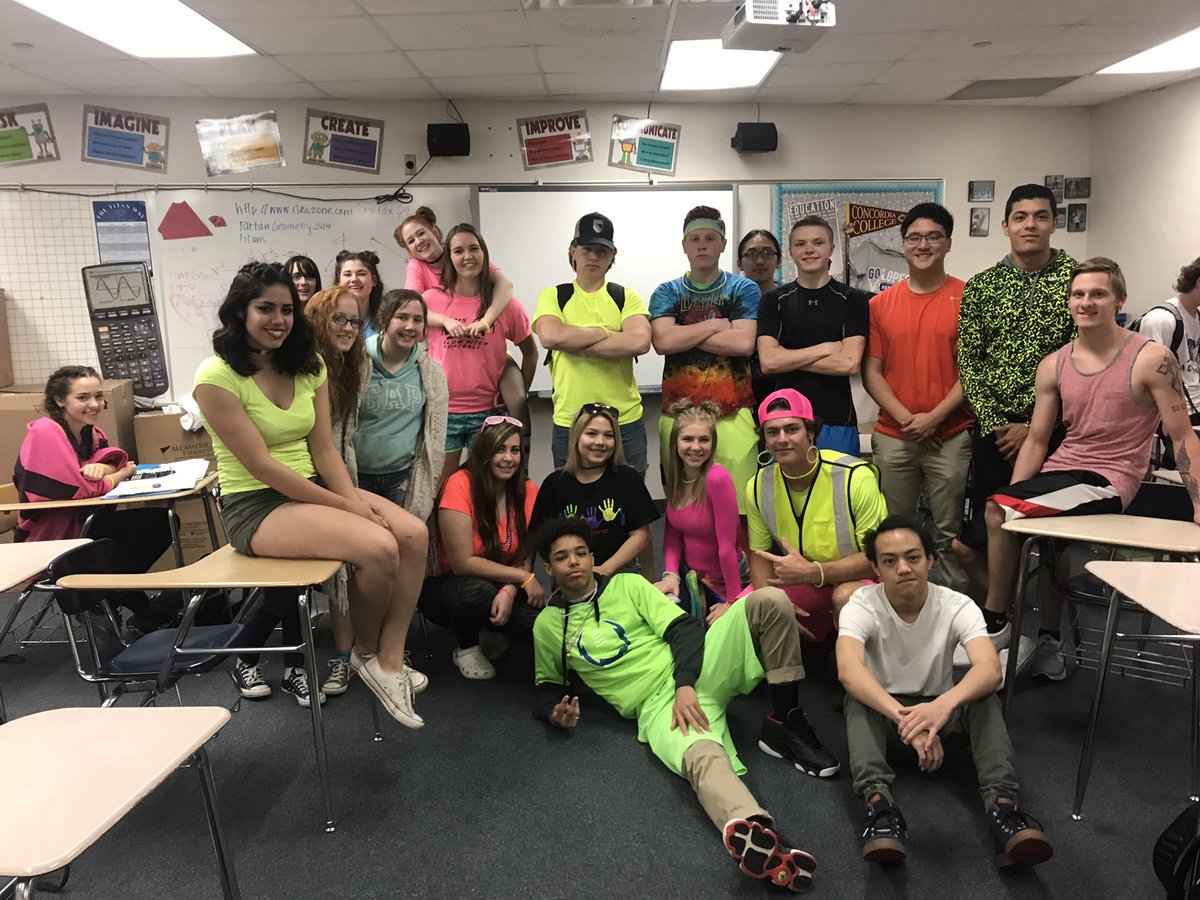 MsBDwyer's tweet photo. #ClassOf2017 #PancakeFest https://t.co/6rdoaGpULH