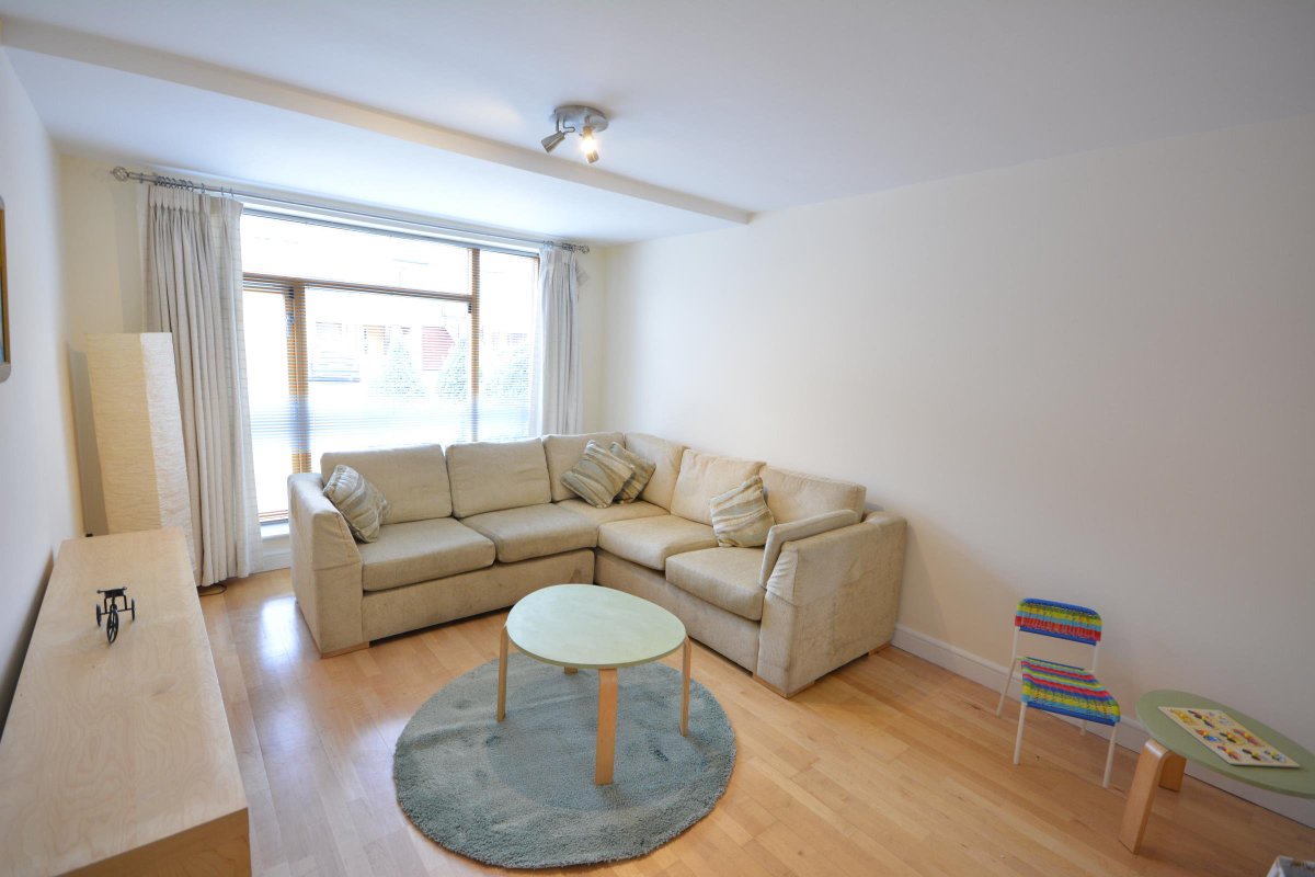 Flynnassoc's tweet photo. Open view of 35 Rathborne Drive Ashtown today at 6.00-6.30 #4bedroom #endofterrace #trainstation #walkincondition a must see!!! https://t.co/TqEGtz8u0N