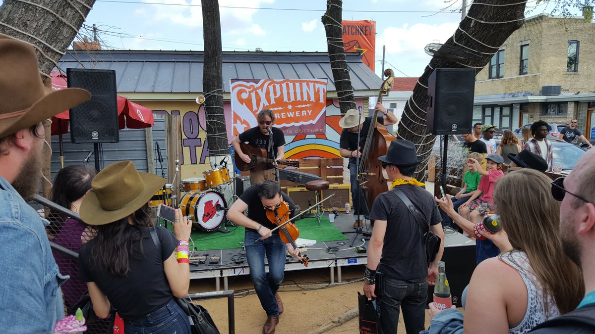DoYouAmplifi's tweet photo. Make way for fiddle. @C_P_Stelling https://t.co/seQVkBmbsL